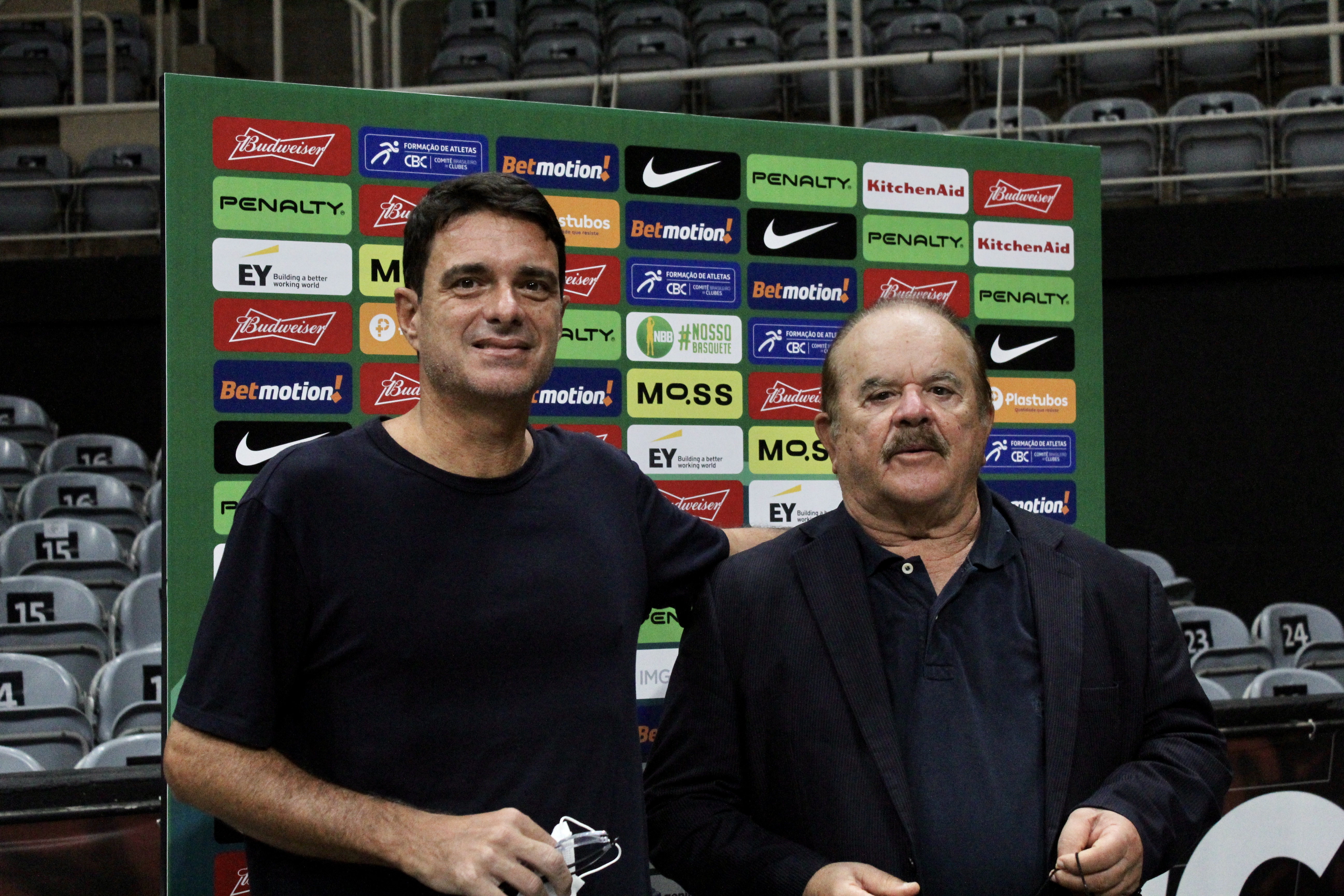 Paulo Maciel, presidente do Comitê Brasileiro de Clubes, participa da grande final do NBB e diretoria da LNB prestigia parceria com a entidade