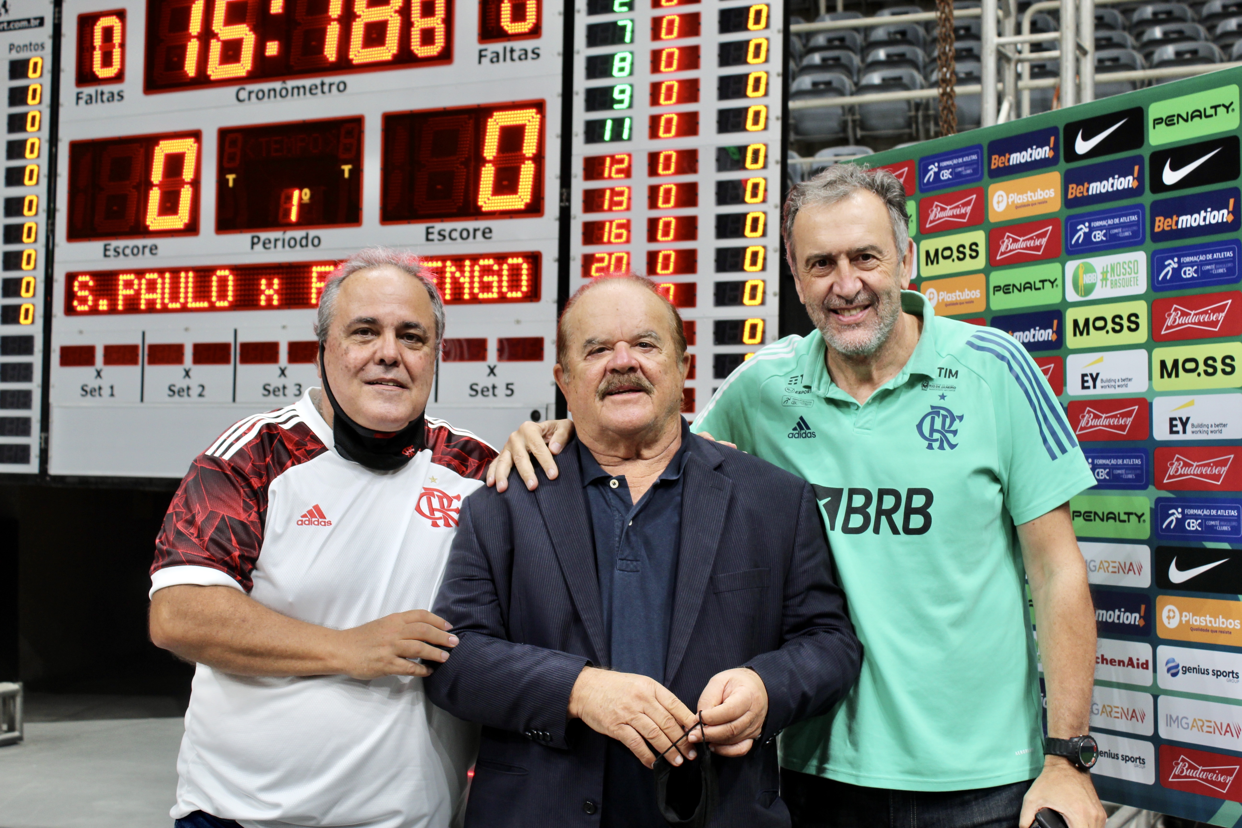 Paulo Maciel, presidente do Comitê Brasileiro de Clubes, participa da grande final do NBB e diretoria da LNB prestigia parceria com a entidade