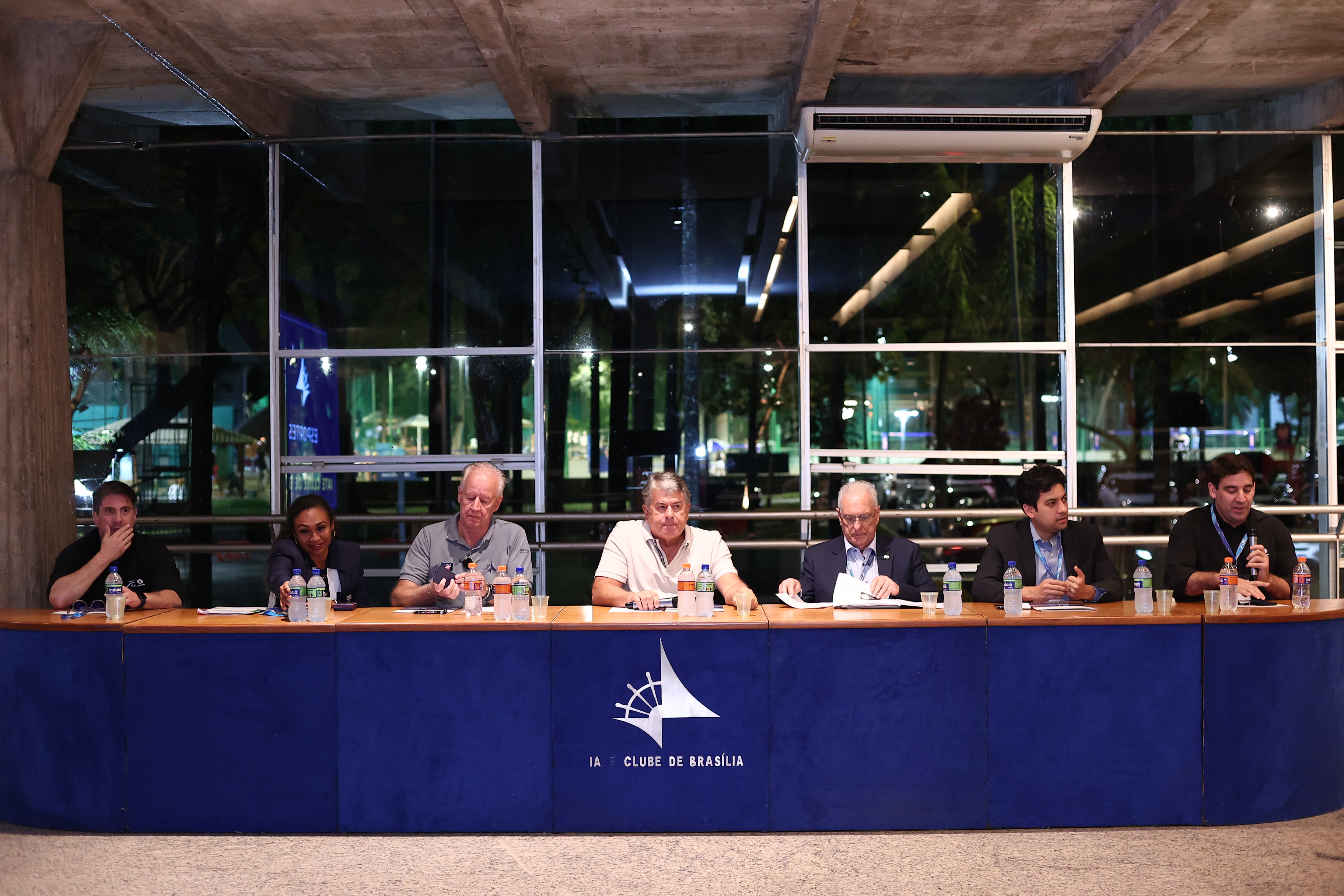 Mesa Autoridades