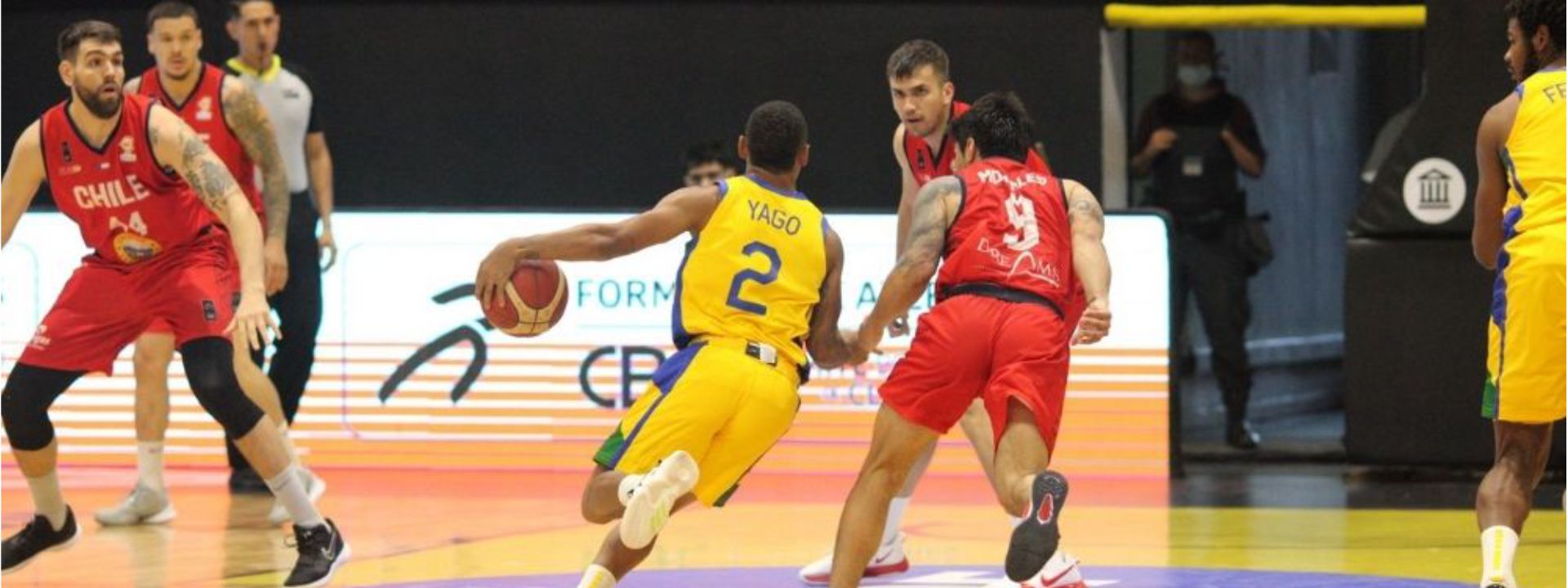CBC junto com a Seleção Brasileira Masculina de Basquete nas eliminatórias para a Copa do Mundo da modalidade