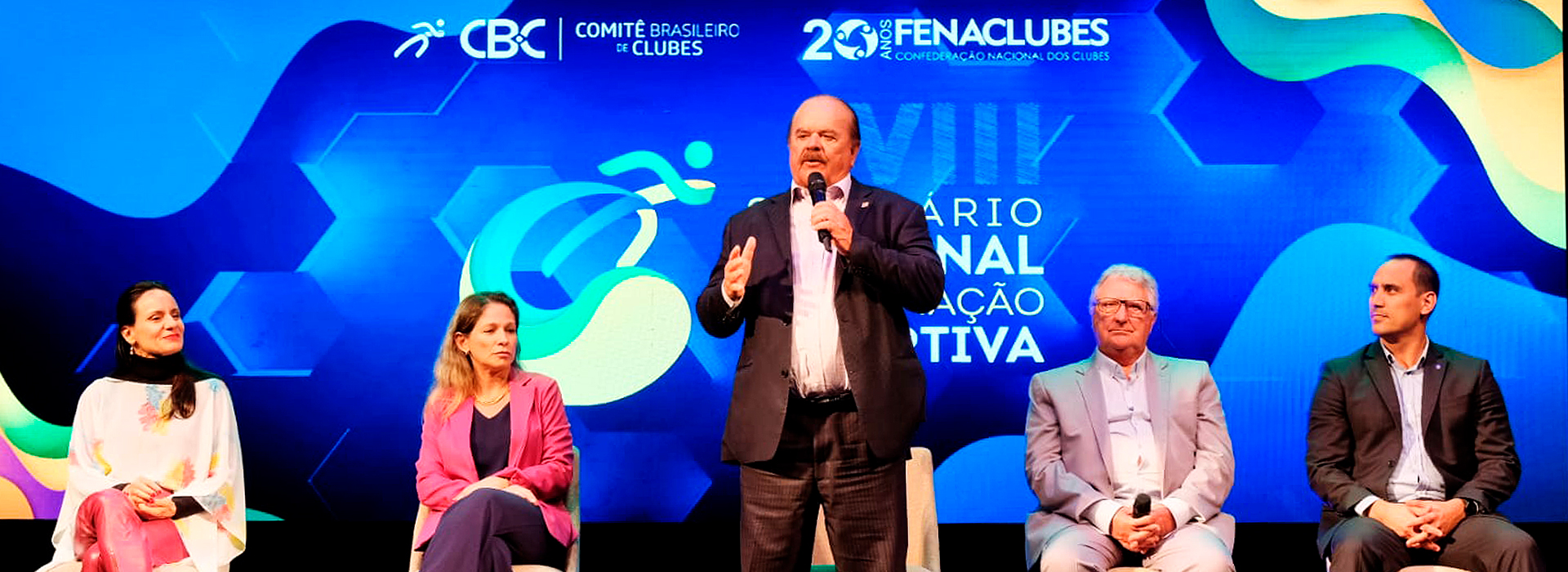 Primeiro dia de atividades do VIII Seminário Nacional de Formação Esportiva