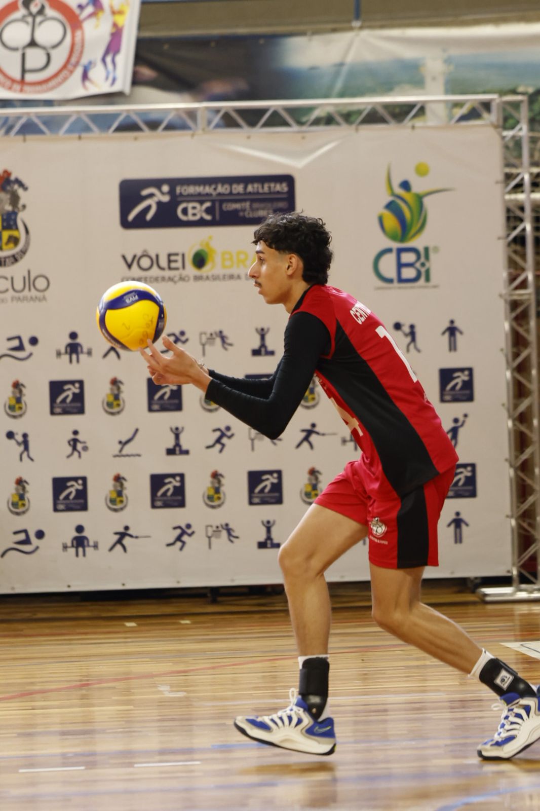 Foto Círculo Militar do Paraná