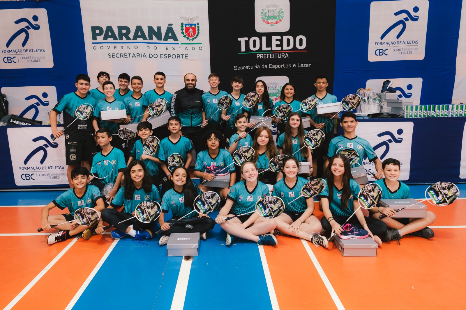Associação Amigos do Badminton Toledo - PR realizam entrega de materiais adquiridos pelo Edital 09 do CBC